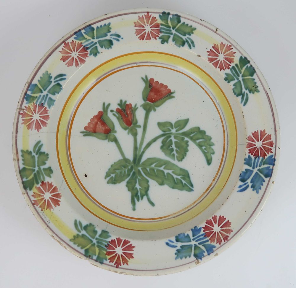 Prato Grande em faiança do norte Séc. XIX (Bandeira ?) - 26 cm