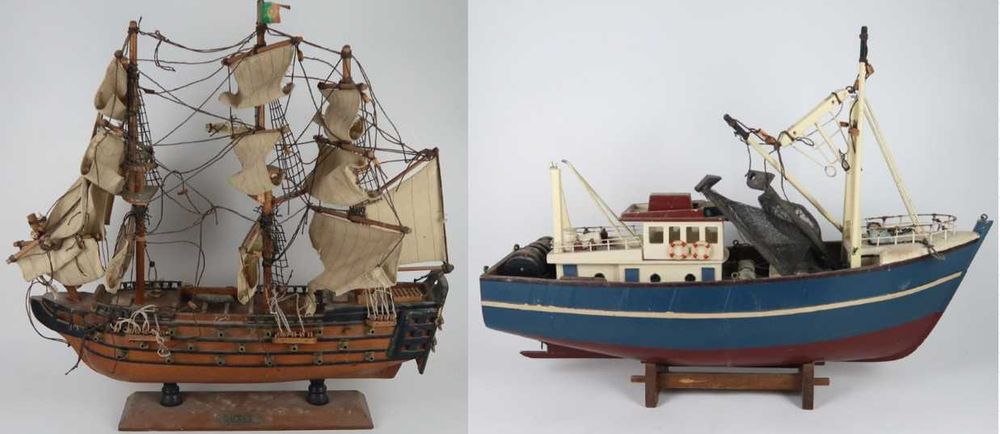 2 Maquetes de embarcações - 43 cm