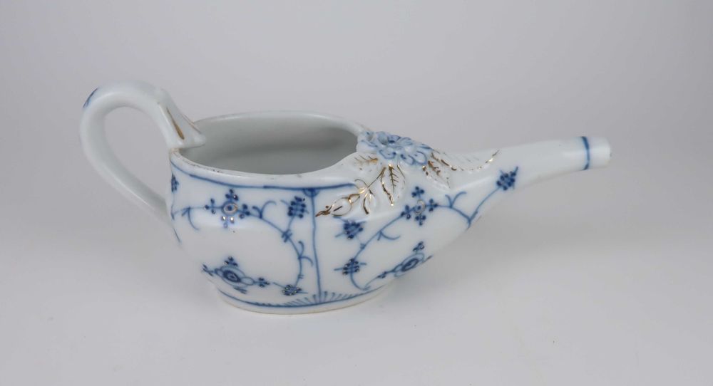 Antigo bule de acamados em porcelana (Ref. 1)