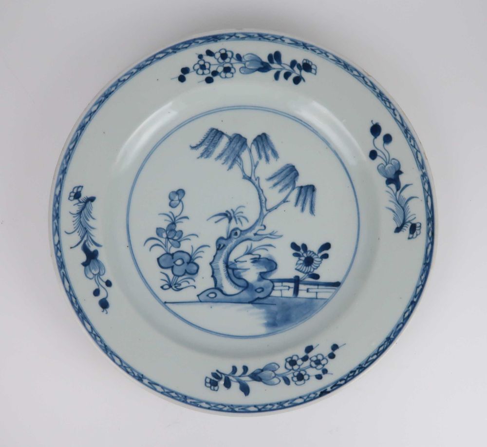 Prato Porcelana Azul e Branca da China, Séc. XVIII - Flores e Chorão
