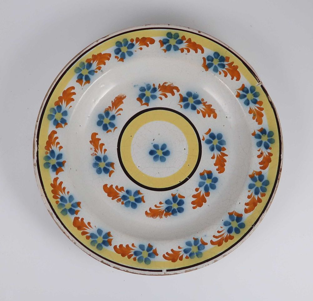 Prato em Faiança Portuguesa Séc. XIX (Estremoz ?) (Ref. 1)