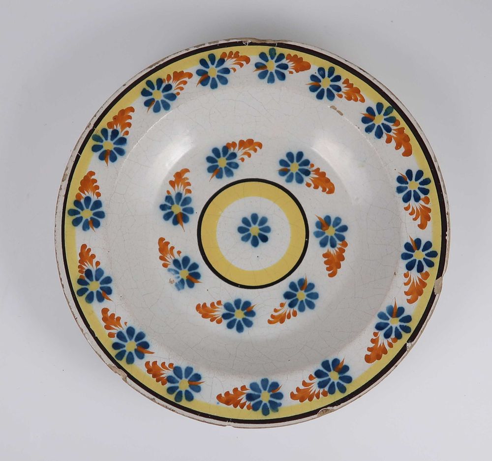 Prato em Faiança Portuguesa Séc. XIX (Estremoz ?) (Ref. 2)
